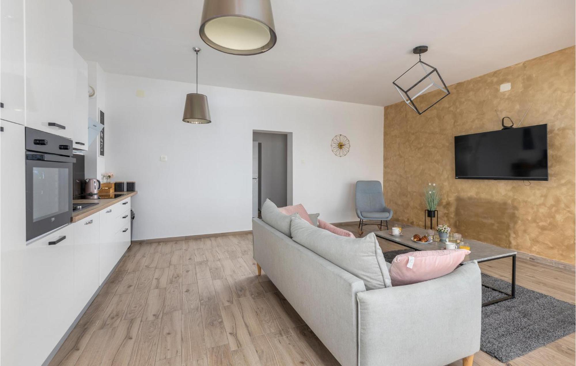 Amazing Apartment In Rijeka With Wifi Екстер'єр фото